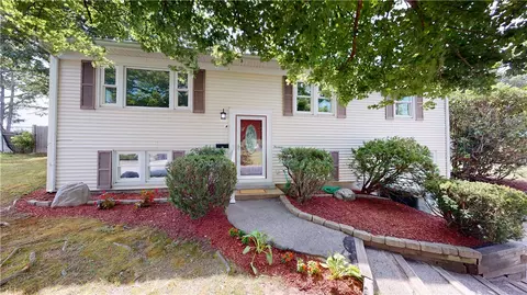 13 Larchmont Dr, Coventry, RI 02816