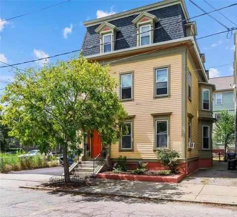87 Vernon St, Providence, RI 02903