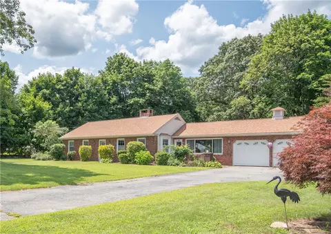 256 W Greenville Rd, Scituate, RI 02857