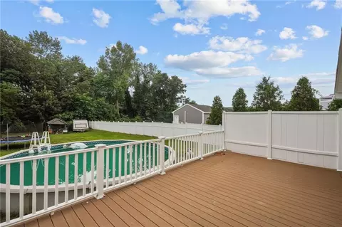 264 Larch St, Woonsocket, RI 02895 photo 9