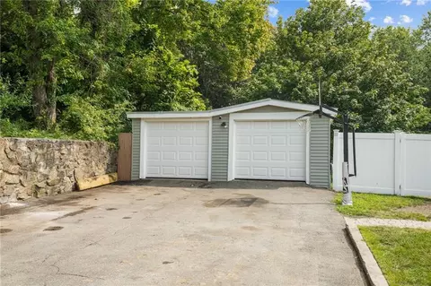 264 Larch St, Woonsocket, RI 02895 photo 5