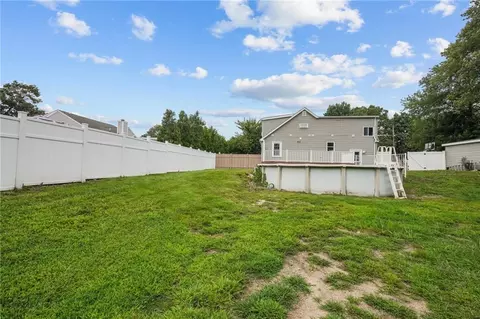 264 Larch St, Woonsocket, RI 02895 photo 7
