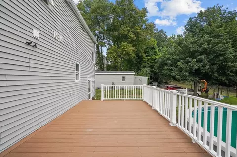 264 Larch St, Woonsocket, RI 02895 photo 10