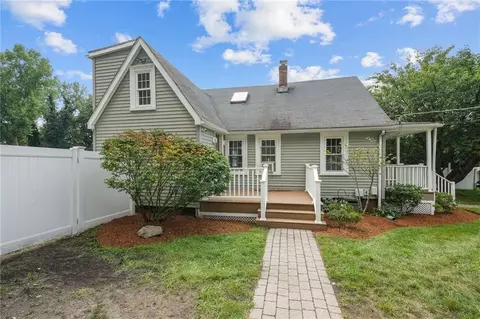 264 Larch St, Woonsocket, RI 02895 photo 6