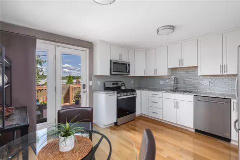 275 Grotto Ave #1D, Pawtucket, RI 02860