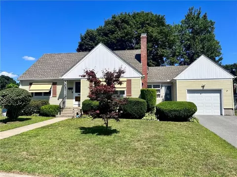 17 Maribeth Dr, Johnston, RI 02919