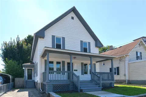 18 Asylum St, Woonsocket, RI 02895