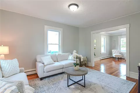 18 Asylum St, Woonsocket, RI 02895 photo 4