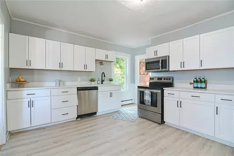 18 Asylum St, Woonsocket, RI 02895 photo 11