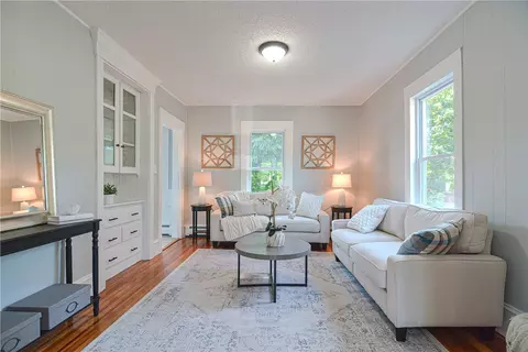 18 Asylum St, Woonsocket, RI 02895 photo 3