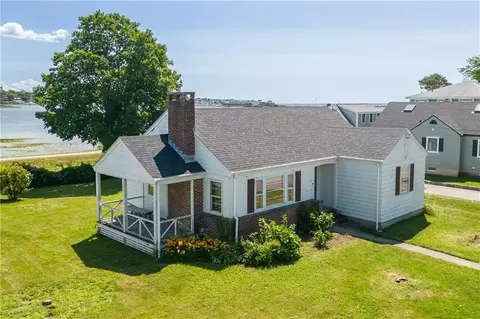 110 Eustis Ave, Newport, RI 02840