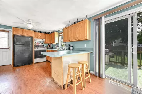 45 Baxter St, Woonsocket, RI 02895 photo 10