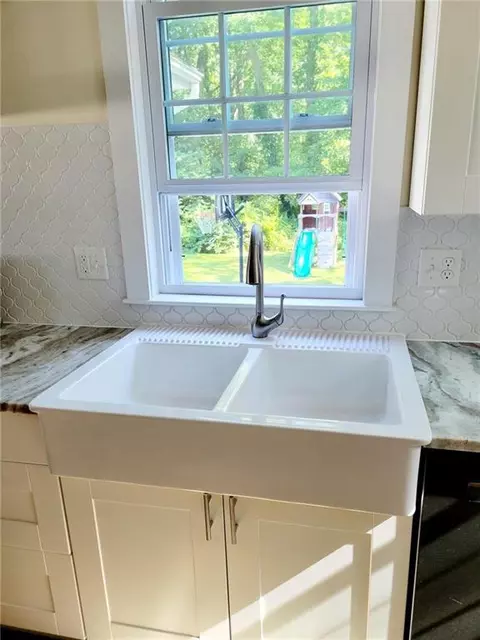 24 Cross St, Westerly, RI 02891 photo 18