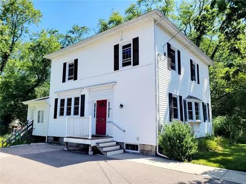 24 Cross St, Westerly, RI 02891 photo 1