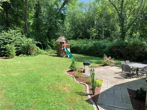 24 Cross St, Westerly, RI 02891 photo 4