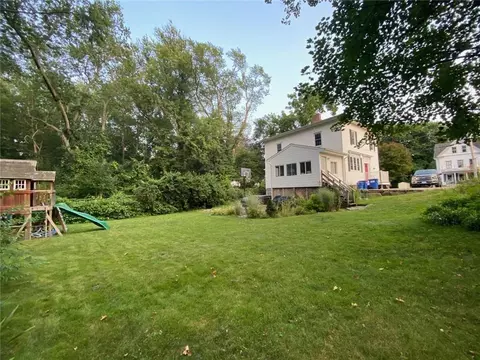 24 Cross St, Westerly, RI 02891 photo 5