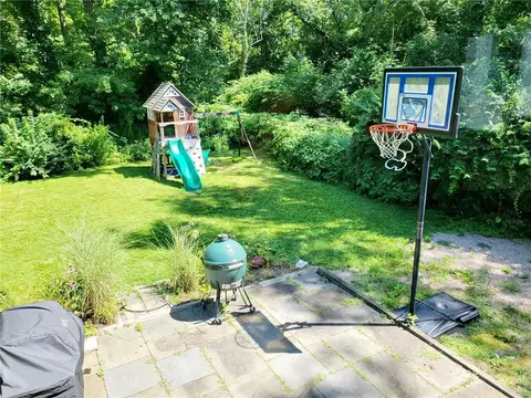 24 Cross St, Westerly, RI 02891 photo 6