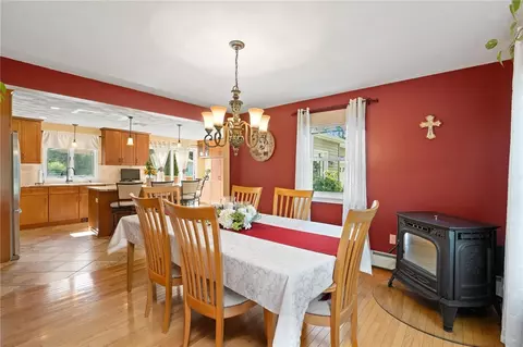 3 Greg Dr, Warren, RI 02885 photo 4