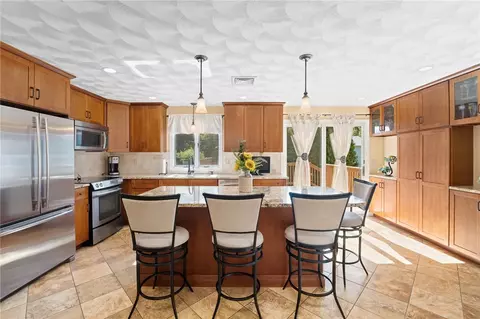 3 Greg Dr, Warren, RI 02885 photo 9