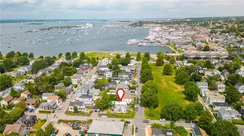 23 Clinton St, Newport, RI 02840
