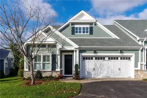 17 Middleberry Ln #38, East Greenwich, RI 02818