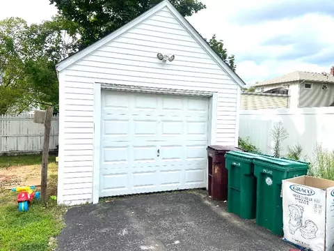 50 Monty Ave, Woonsocket, RI 02895 photo 2
