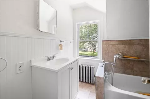 39 Fuller St, Warwick, RI 02889 photo 9