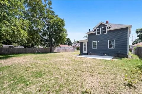 39 Fuller St, Warwick, RI 02889 photo 14