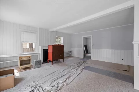 39 Fuller St, Warwick, RI 02889 photo 3