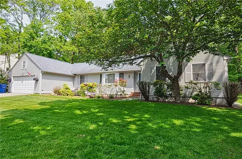 76 Misty Oak Dr, East Greenwich, RI 02818