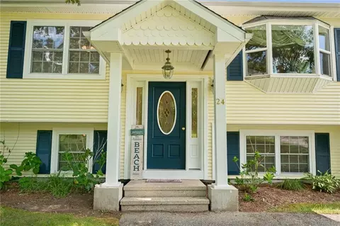 24 Quannacut Rd, Westerly, RI 02891 photo 2