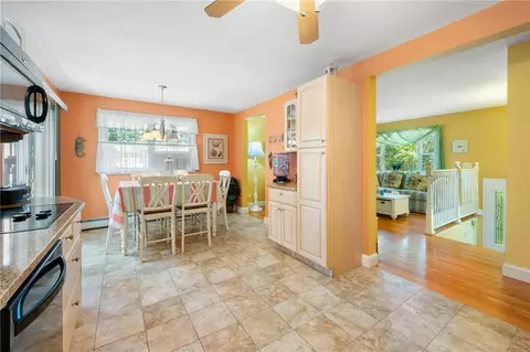 24 Quannacut Rd, Westerly, RI 02891 photo 5