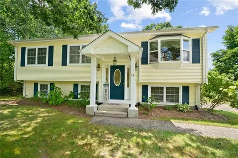 24 Quannacut Rd, Westerly, RI 02891
