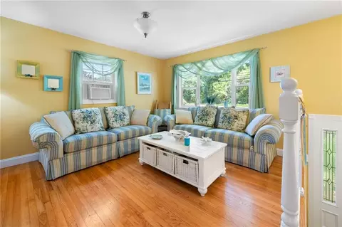 24 Quannacut Rd, Westerly, RI 02891 photo 3