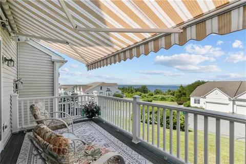 231 Rolling Hill Rd, Portsmouth, RI 02871