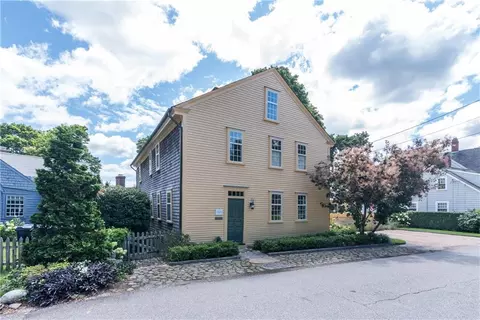 6 Bay St, North Kingstown, RI 02852