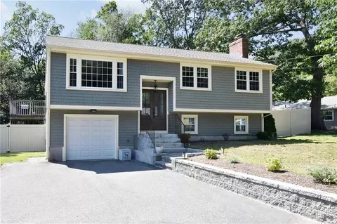 82 Alaska St, Cumberland, RI 02864