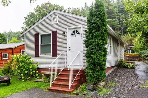 143 Spring Grove Rd, Glocester, RI 02814