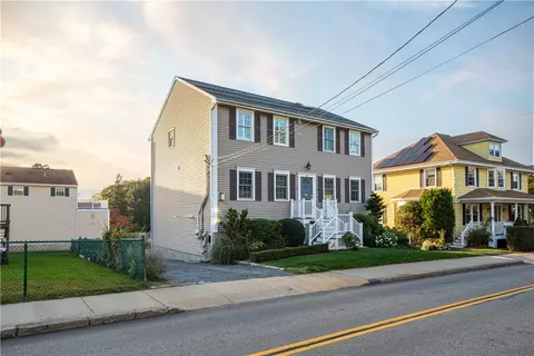 46 Malbone Rd #1, Newport, RI 02840