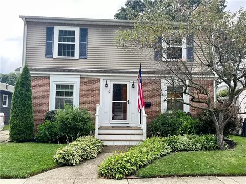 15 Parkside Dr, Warwick, RI 02888