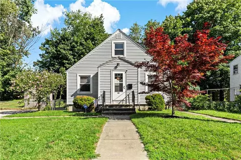 84 Berkley St, Cranston, RI 02910