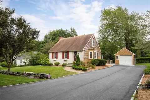 82 Bay View Ave, East Greenwich, RI 02818