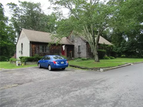 3 Haven St, Smithfield, RI 02917