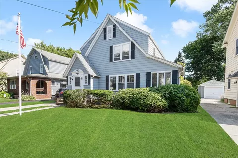 32 Shirley Blvd, Cranston, RI 02910