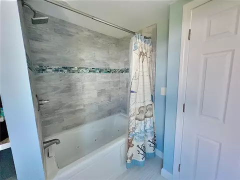 Bath - 38 Ogden Ave, Warwick, RI 02889 photo 9 of 9