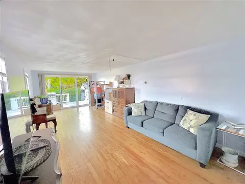 Living - 38 Ogden Ave, Warwick, RI 02889 photo 2 of 5