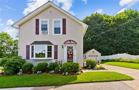 32 Chapel St, Lincoln, RI 02865
