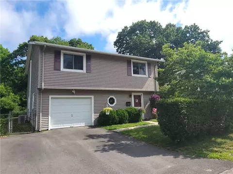 77 Phillips St, Woonsocket, RI 02895