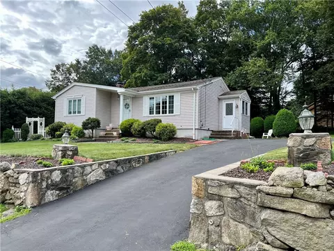 628 Greenville Ave, Johnston, RI 02919