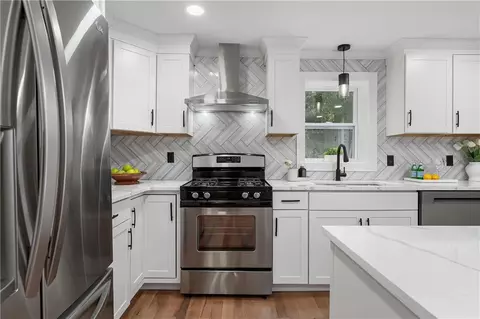 29 Zenon St, Burrillville, RI 02839 photo 3
